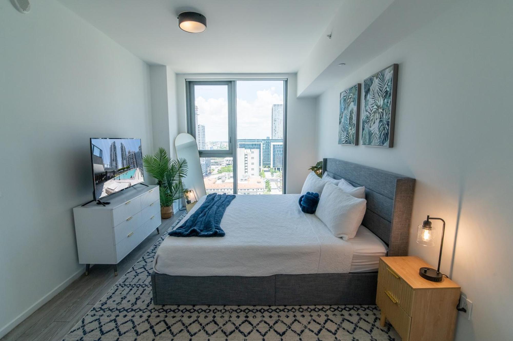 Luxurious King Bed Suite In Downtown Miami Dış mekan fotoğraf