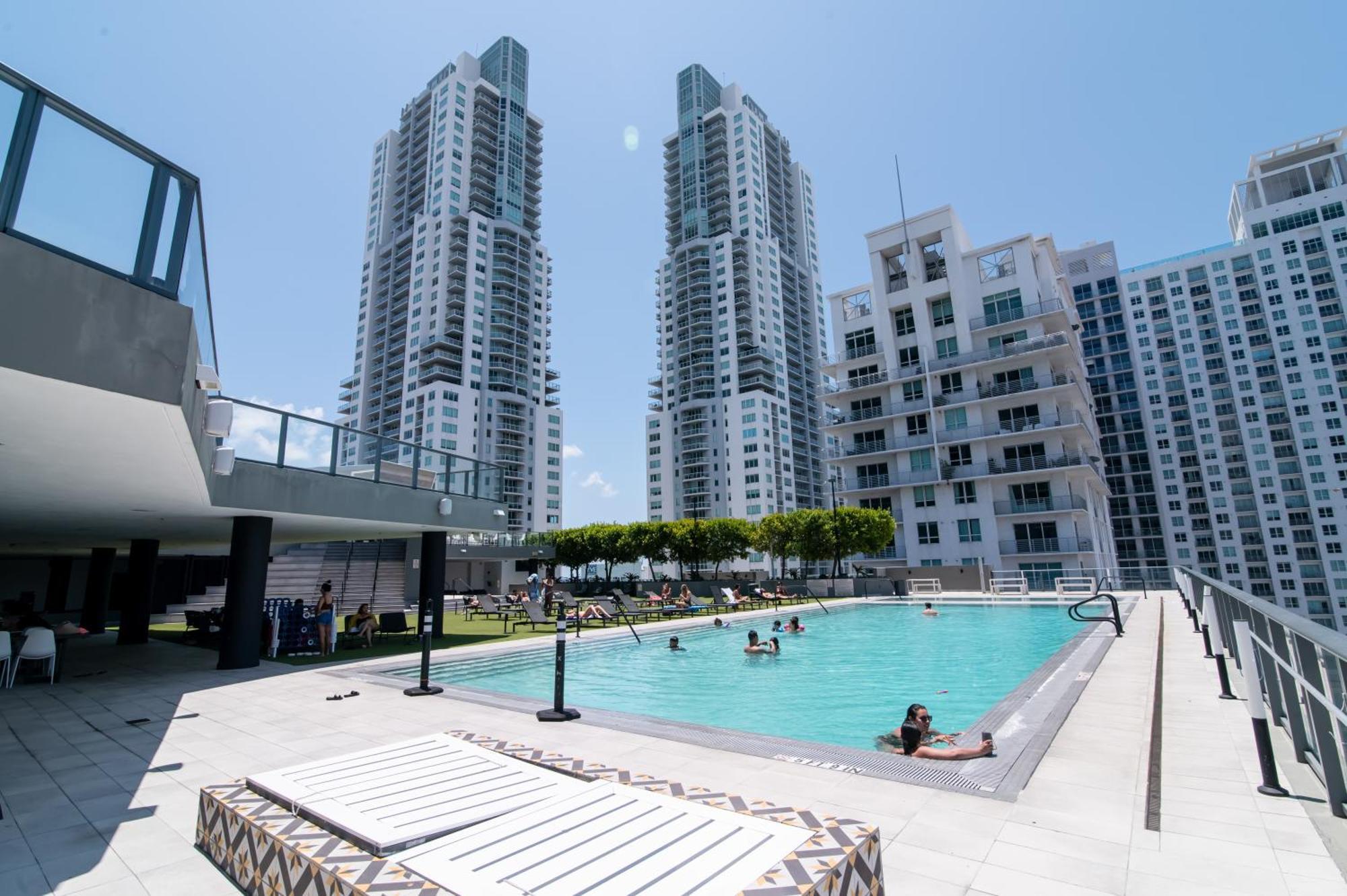 Luxurious King Bed Suite In Downtown Miami Dış mekan fotoğraf