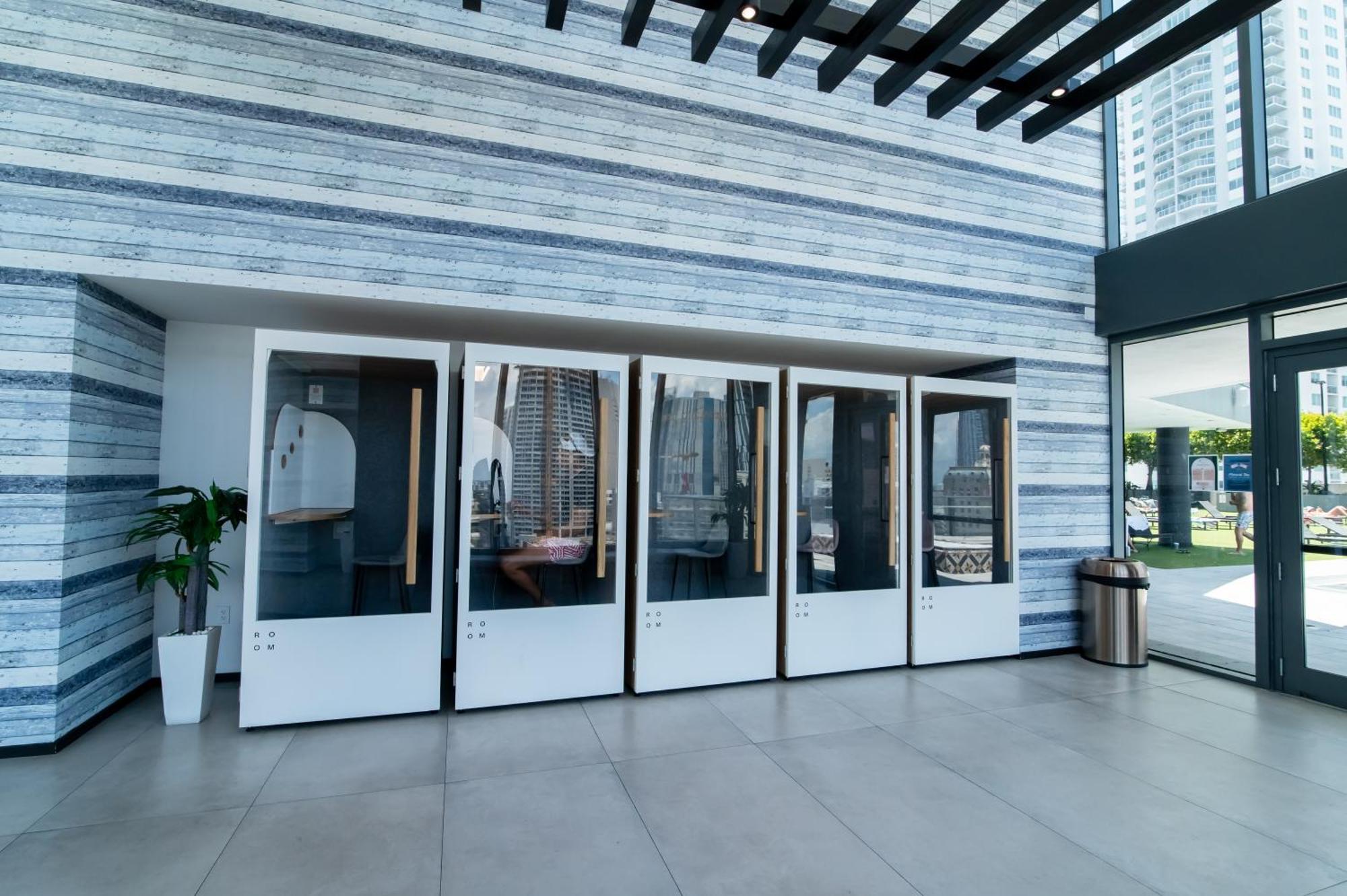 Luxurious King Bed Suite In Downtown Miami Dış mekan fotoğraf