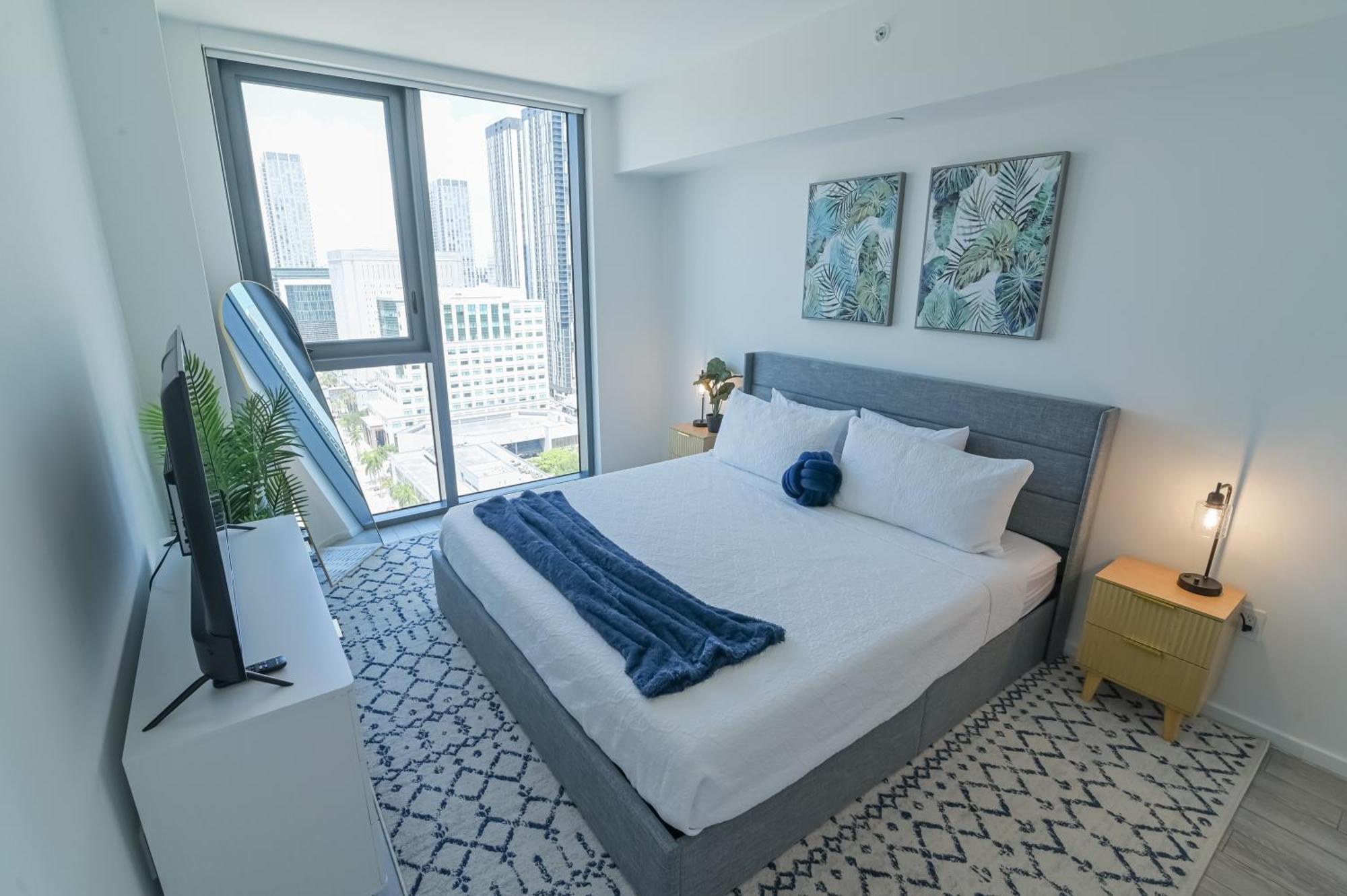 Luxurious King Bed Suite In Downtown Miami Dış mekan fotoğraf