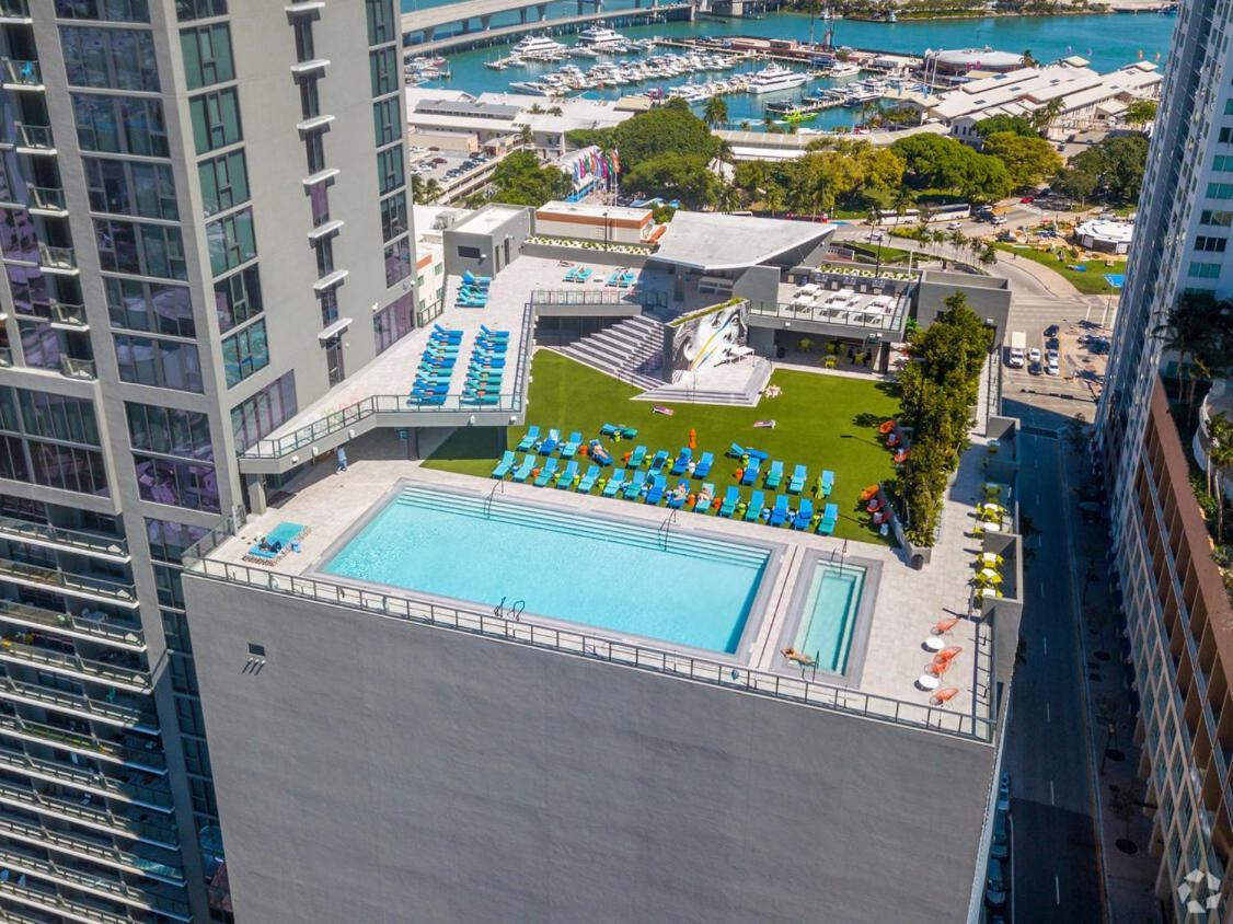 Luxurious King Bed Suite In Downtown Miami Dış mekan fotoğraf